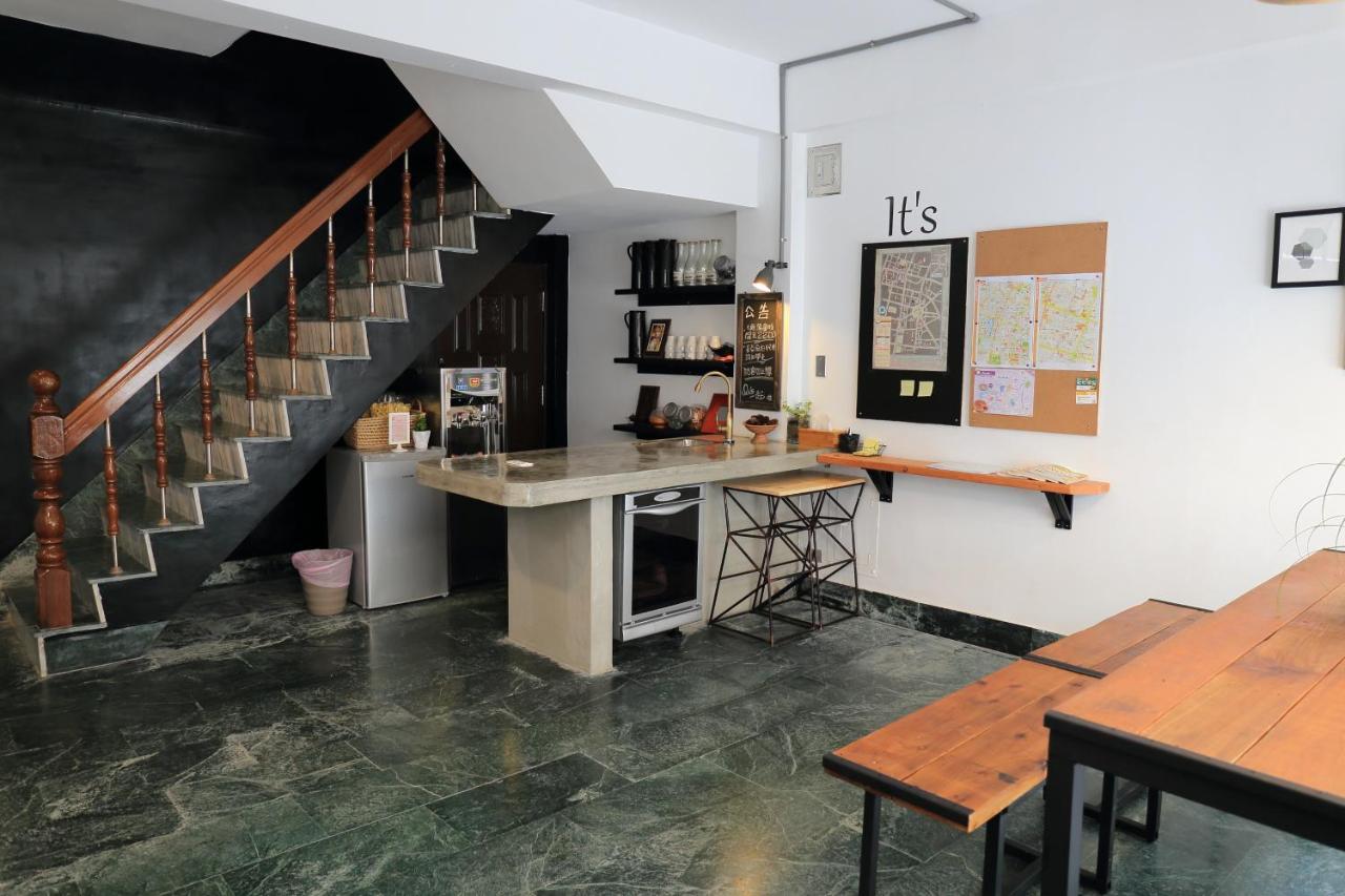 Apartamento It'S 一起 旅店 Tainan Exterior foto